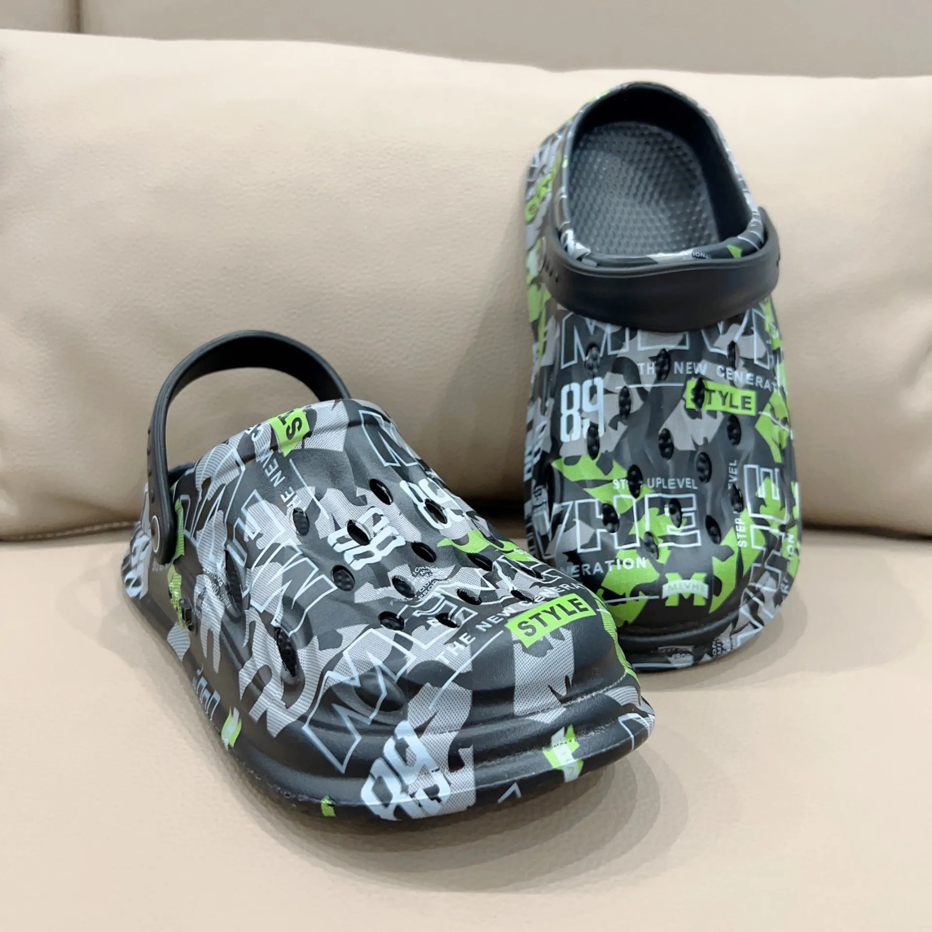 Nouvelles pantoufles pour homm - Men'S Shoes With Velcro avis et prix