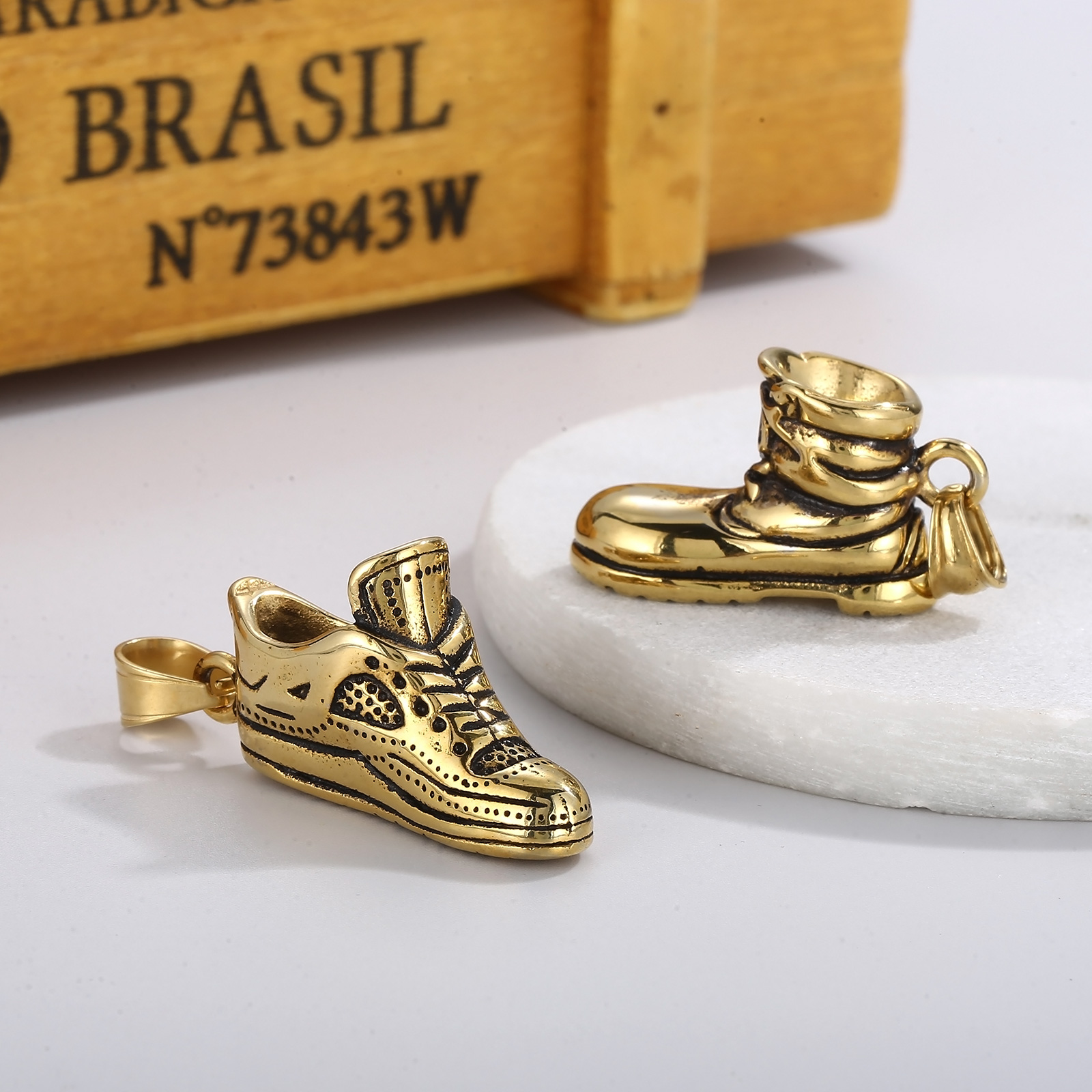 KDecisions-Collier pendentif e - Men Shoes Singapore avis et prix
